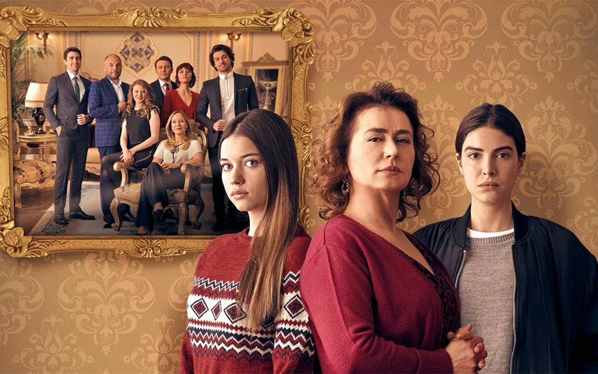 Постер сериала "Госпожа Фазилет и её дочери"