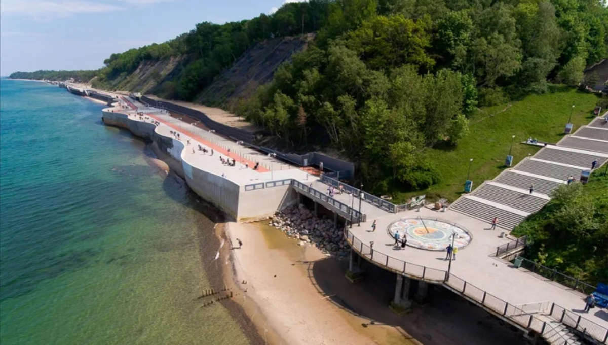 Иллюстративный материал заимствован из общедоступных ресурсов интернета, не содержащих указаний на авторов этих материалов и каких-либо ограничений для их заимствования