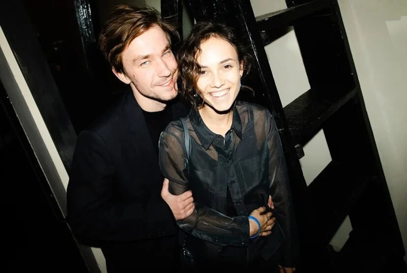 Милославскую части обвиняли в хитрости: по мнению хейтеров, она пыталась прославиться за счет отношений с одним из самых популярных актеров российского кинематографа. 