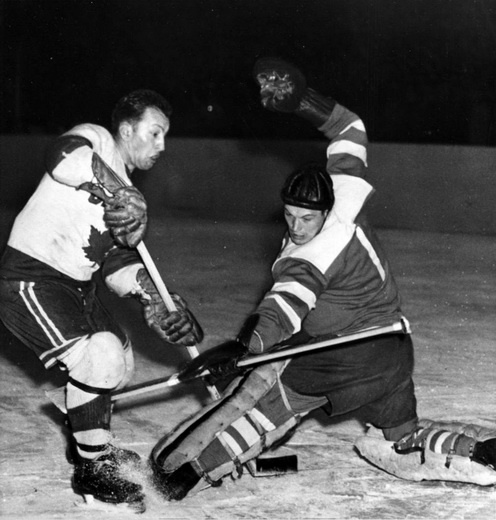 1954 год. Финальный матч Чемпионата мира и Европы между сборными командами СССР и Канады