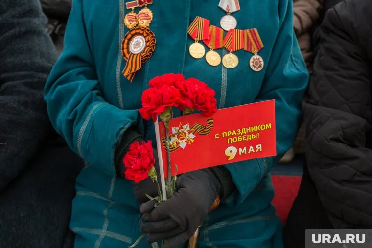 Губернатор ХМАО Руслан Кухарук пообещал поддержку проектам ветеранских организаций
Фото: Александр Кулаковский © URA.RU