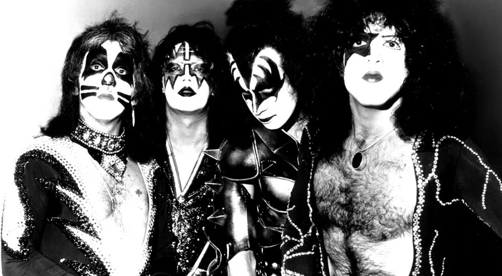 Kiss: Вся история перемен в составе легендарной группы