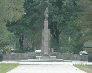 Здесь похоронен А.С. Спиваков (Польша, г. Остроленко, Советское военное кладбище). / ФОТО из личного архива автора Администратор  📷
