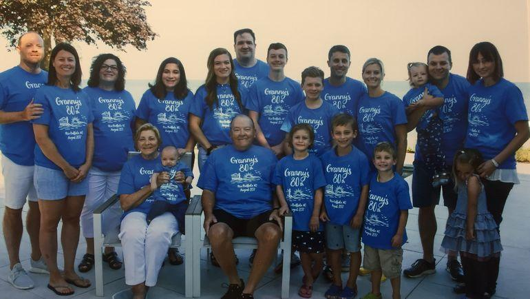 Скотти Боумэн: 80-летие в кругу семьи.