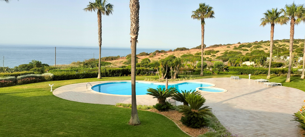 И океан виден