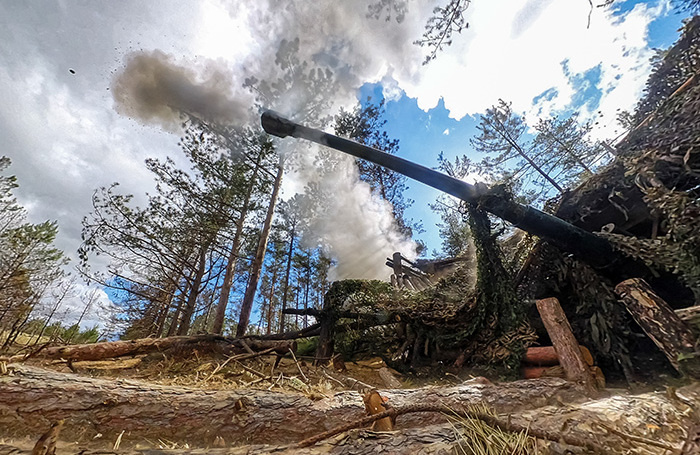    Работа российской гаубицы в зоне СВО. Алексей Коновалов/ТАСС