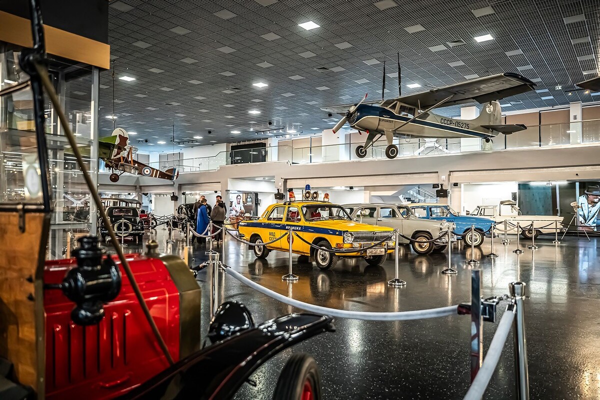    Кинопарк «Москино» представляет выставку ретротехники из советского кино