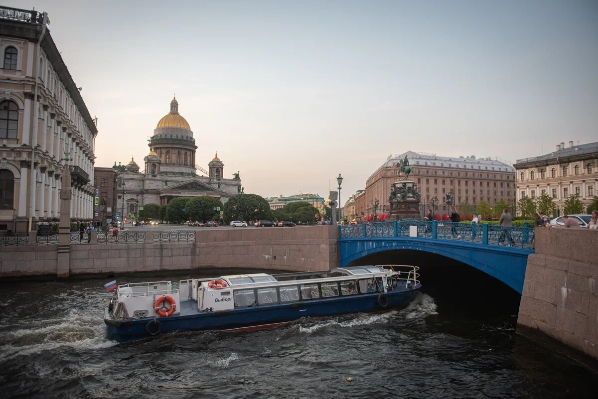    Мойка, Санкт-Петербург, водная экскурсия. Фото: лицензионный фотобанк СПб ГБУ "ГТИБ"