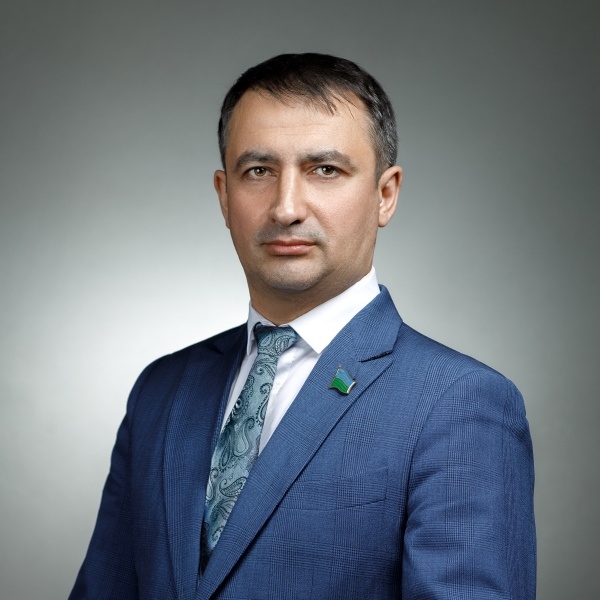    Таги-заде Халид Боюкага оглы. (Фото со страницы депутата Думы ХМАО).