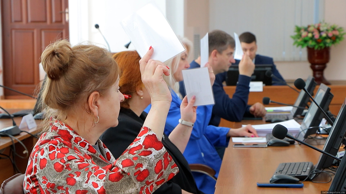 Депутаты Великолукской гордумы внесли изменения в устав города. Фото: luki-news.ru