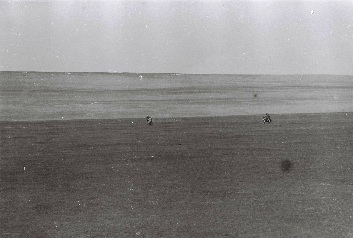 Местные байкеры, район долины Сумбакарез, весна 1986 г.