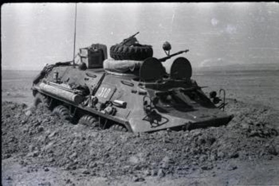 Боевой выезд, БТР в окопе.