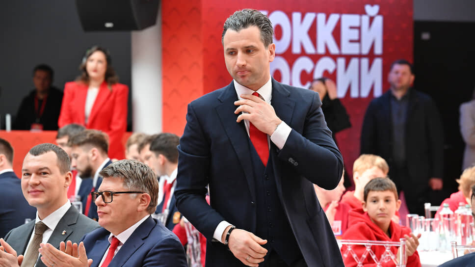 Главный тренер команды СКА Роман Ротенберг.📷Фото: Дмитрий Лебедев / Коммерсантъ