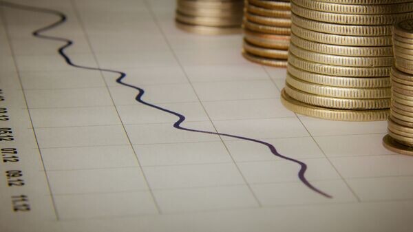    CC BY-SA 3.0 / Ken Teegardin / Graph With Stacks Of Coins