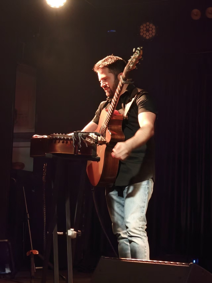 Лука Стриканьоли с концертом в гододе Иньчуань, Китай