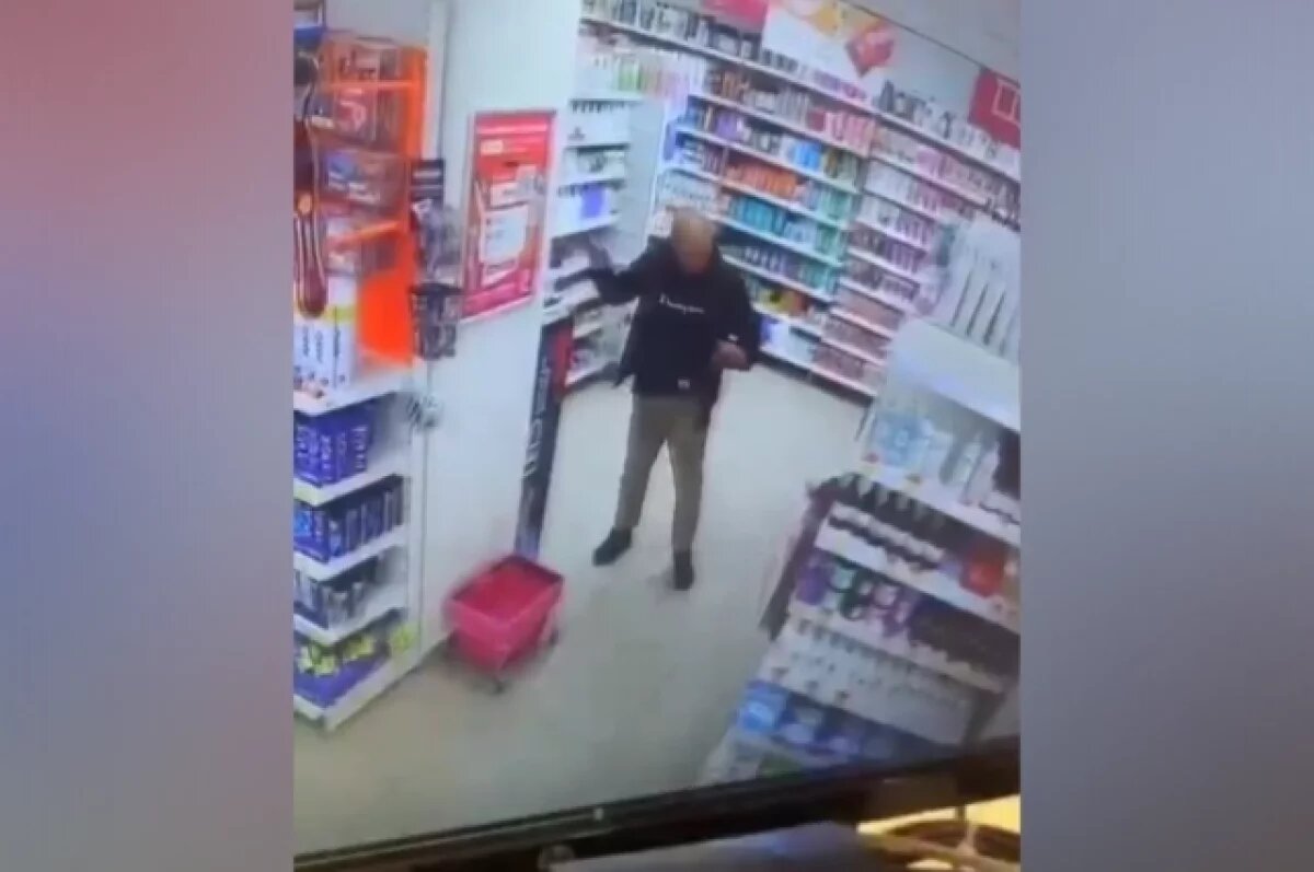    Воронежец распылил перцовый баллончик в магазине с целью украсть дезодорант