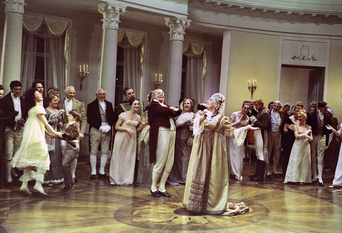 У Ростовых чад кутежа.