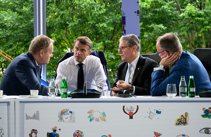    Главы европейских государств на встрече по вопросам безопасности Украины во время саммита Европейского политического сообщества в Тиране. Май 2025 года.Leon Neal/REUTERS