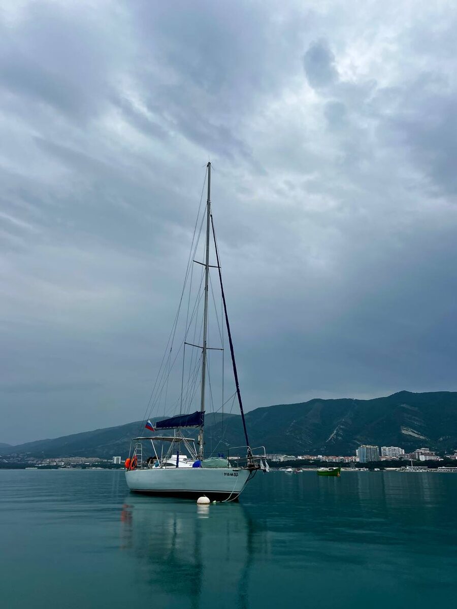 Прогулка на яхте в Геленджике