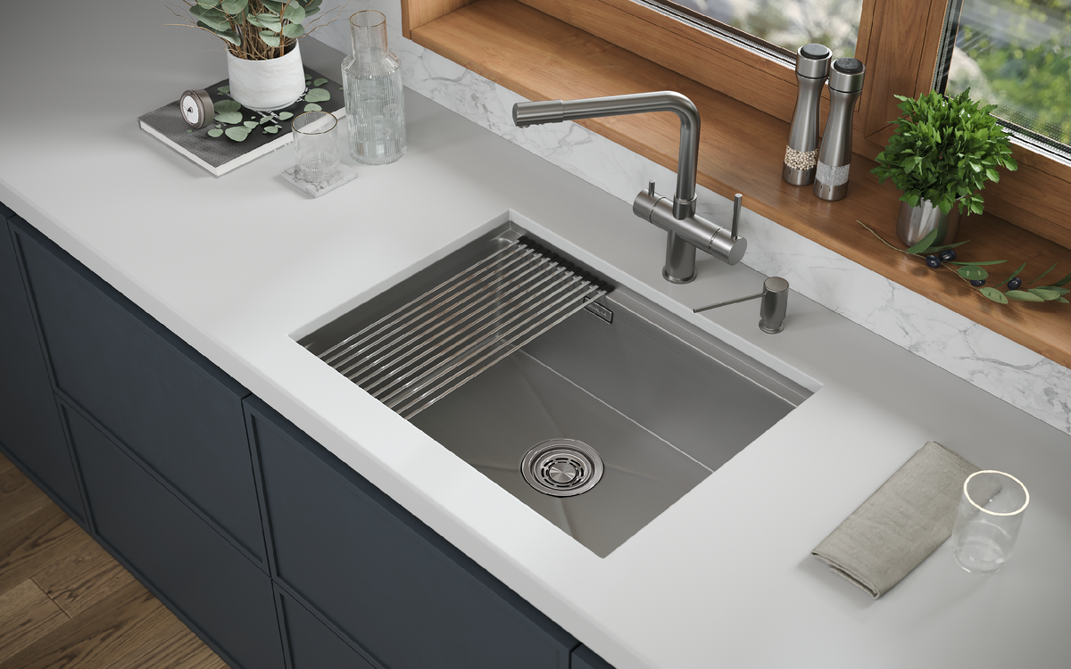 Кухонная мойка GRANULA из стали иллюстрация в журнале "Интерьерный"
