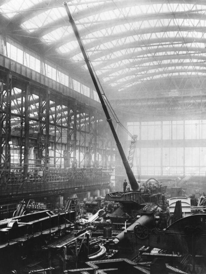 Парижская пушка на заводе Круппа. (Хроника / стоковое фото Alamy)