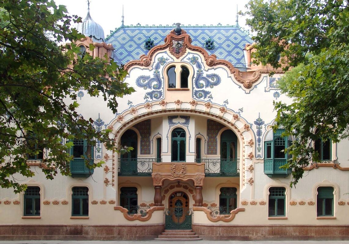 Дворец Райхла - один из символов Суботицы, построен в 1904 г.