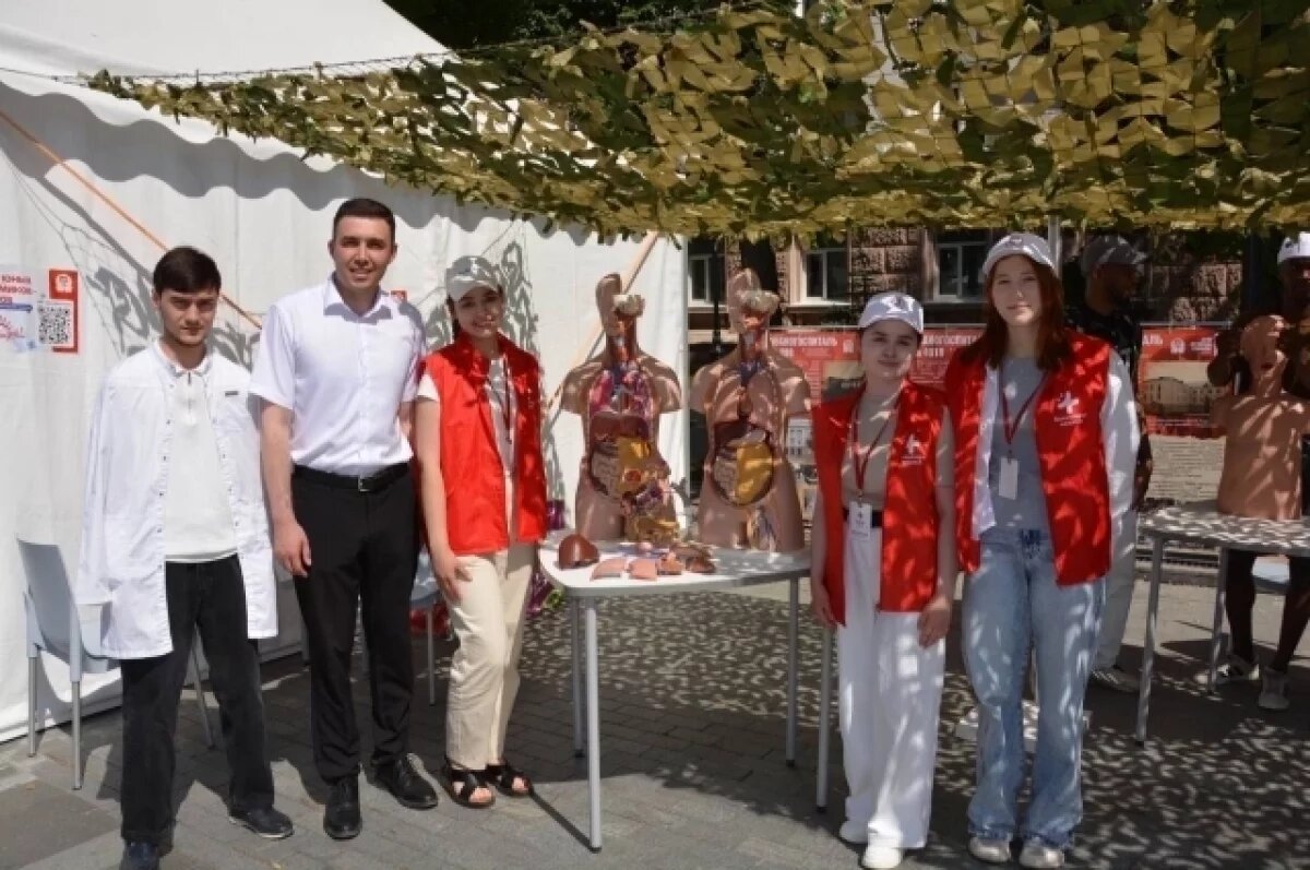    Посетительница ярмарки «Китап-байрам» в Уфе упала в обморок из-за жары