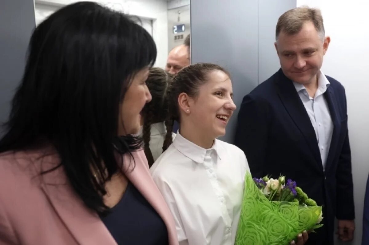    В Ростове вручили ключи от нового жилья детям-сиротам