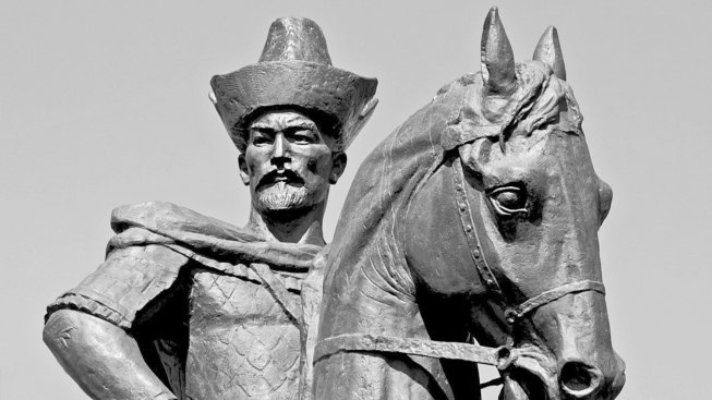 Памятник хану Кенесары Касымову в г. Астана