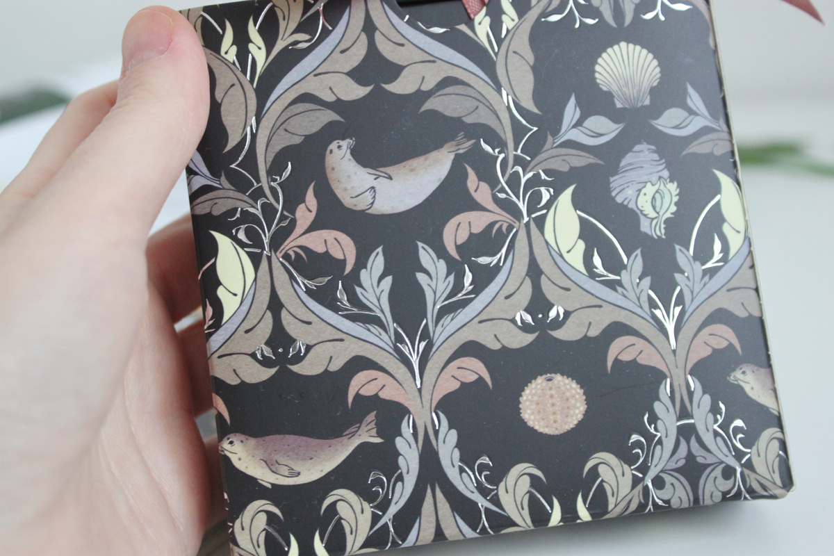 Палетка теней Тамми Танука Бархатный Звездный Тюлень.