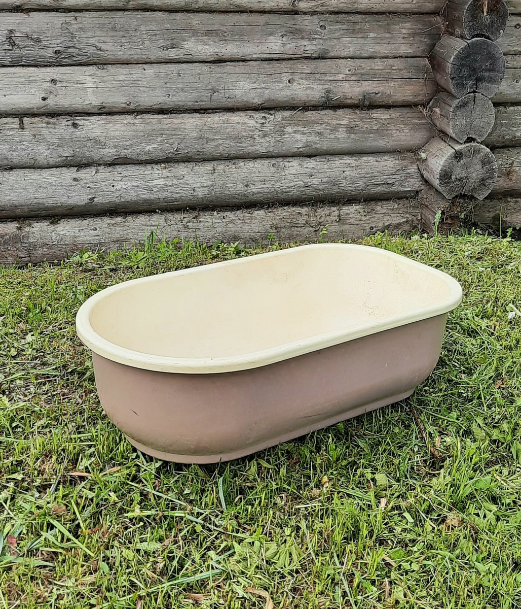 Ванночка теперь у нас в деревне.