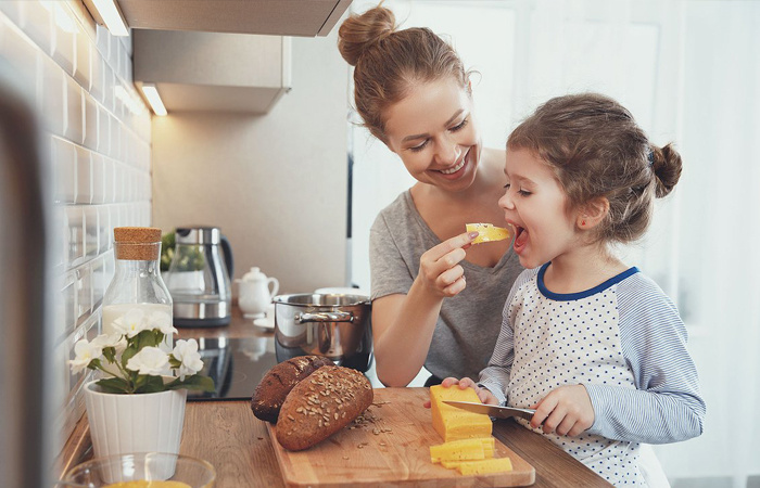 Кушают дети, а взрослые - едят. / Фото: lenta.ru