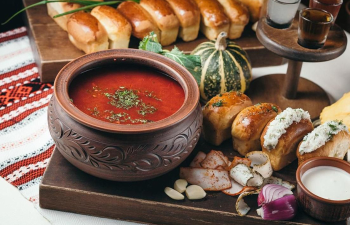 Откушать - это значит выпить с удовольствием. / Фото: ru.pinterest.com