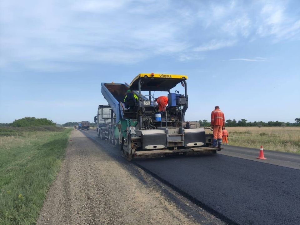    Ремонт трассы "Змеиногорск — граница Новосибирской области" . Источник: t.me/mintrans22