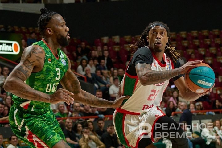 Джален Рейнольдс и Таджер Маккол. Динар Фатыхов / realnoevremya.ru