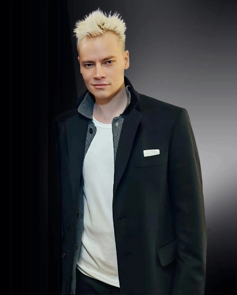 Ярослав Дронов SHAMAN  Фото с сайта Pinterest.com