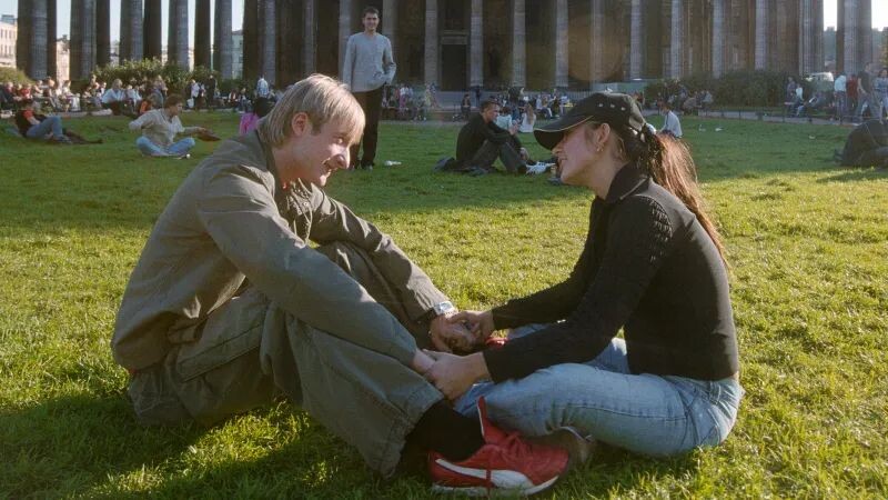 Евгений в Машу влюбился сразу