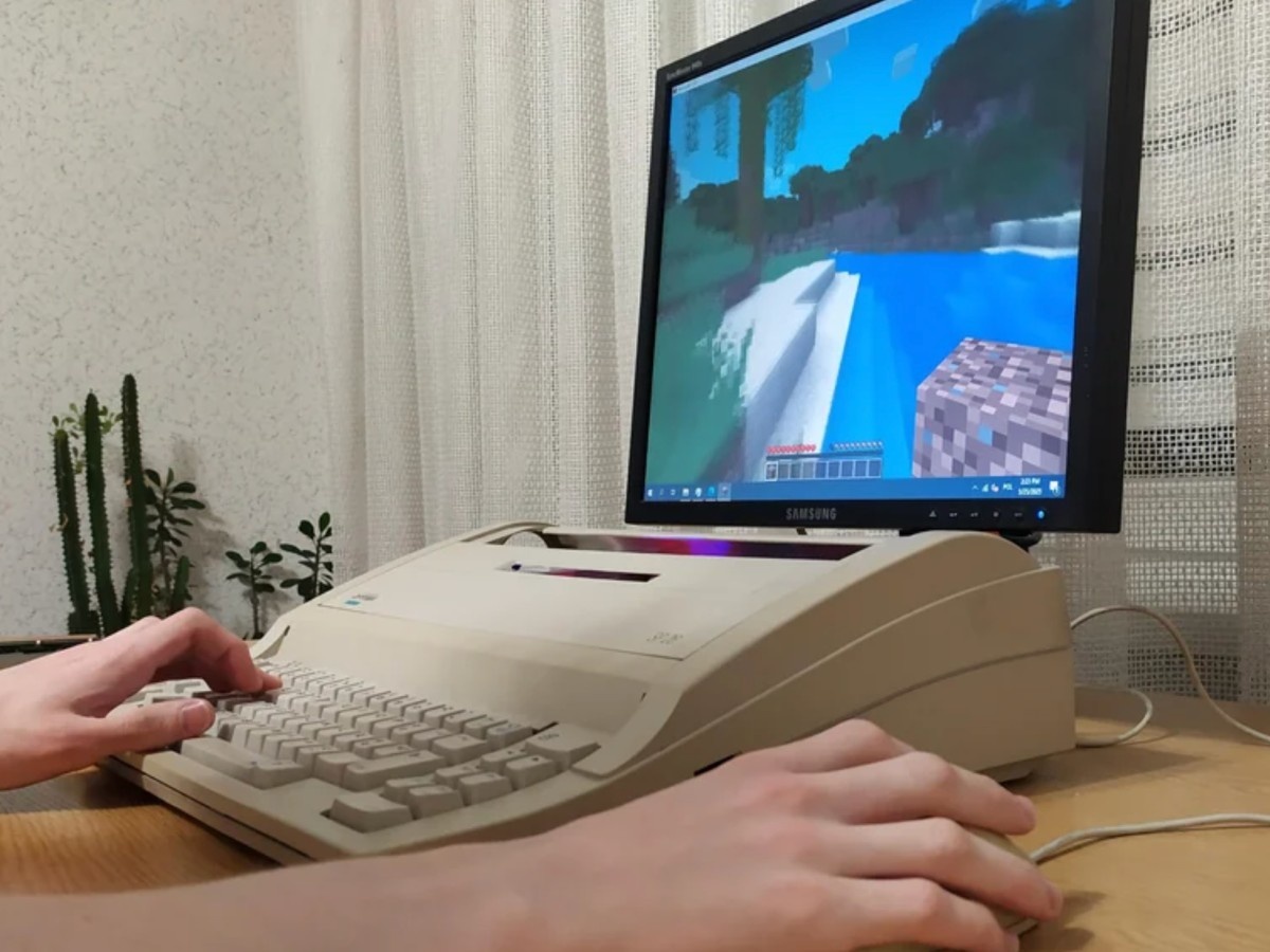    Энтузиаст собрал ретрокомпьютер из печатной машинки [ФОТО]