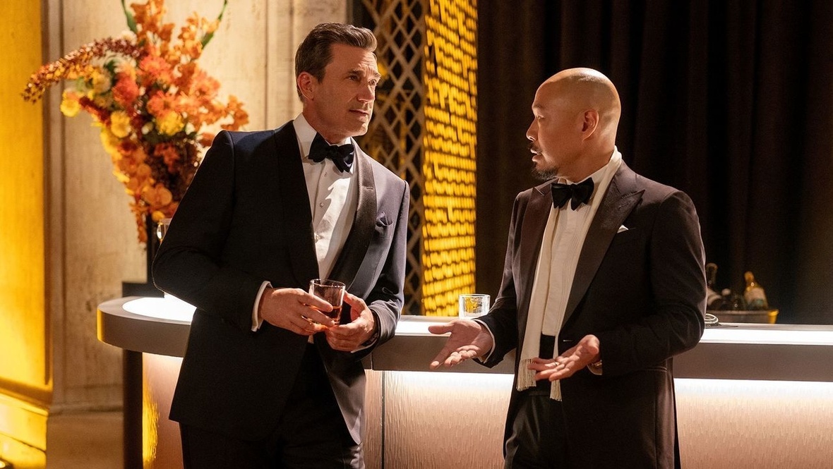    Кадр из сериала «Друзья и соседи», создатель Джон Троппер, Apple TV+