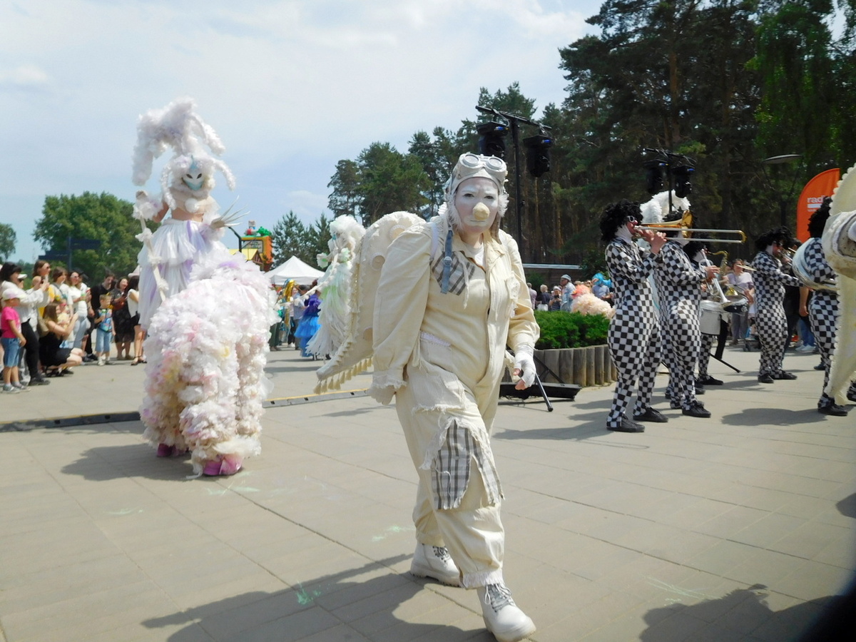 Листайте вправо, чтобы увидеть больше изображений