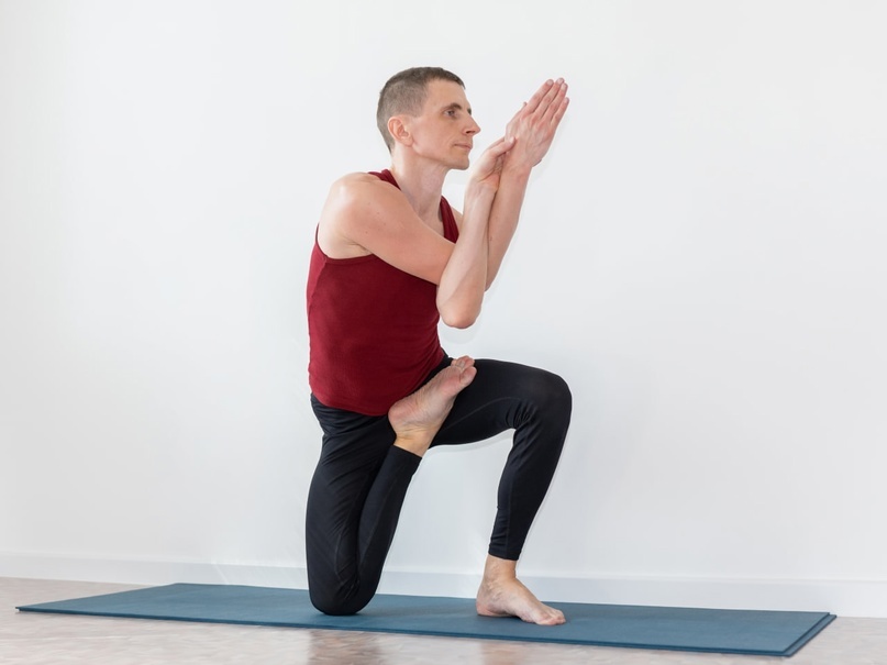 Ватаянасана «поза лошади»1 из 2