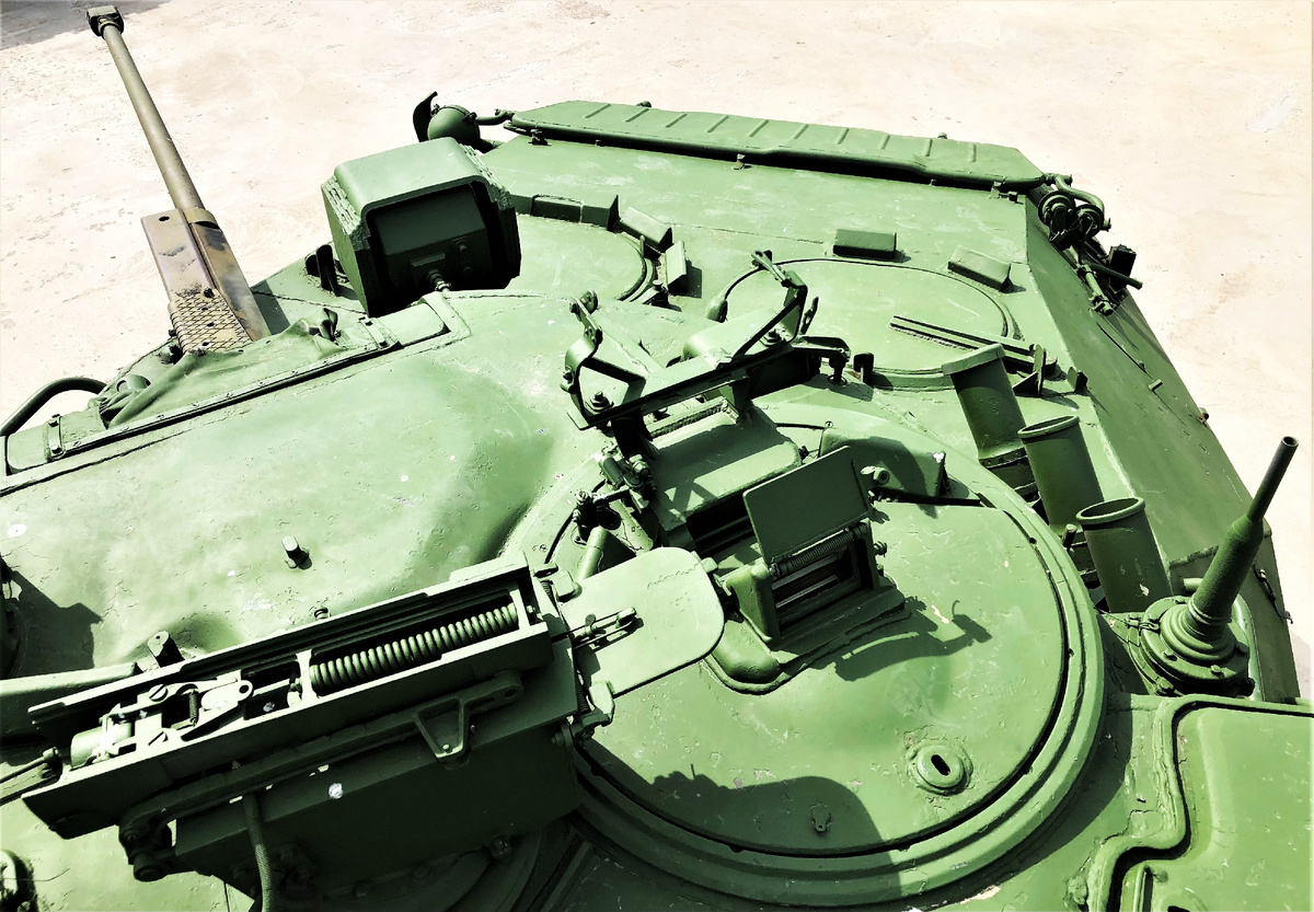 Командирская башенка с люком командира.