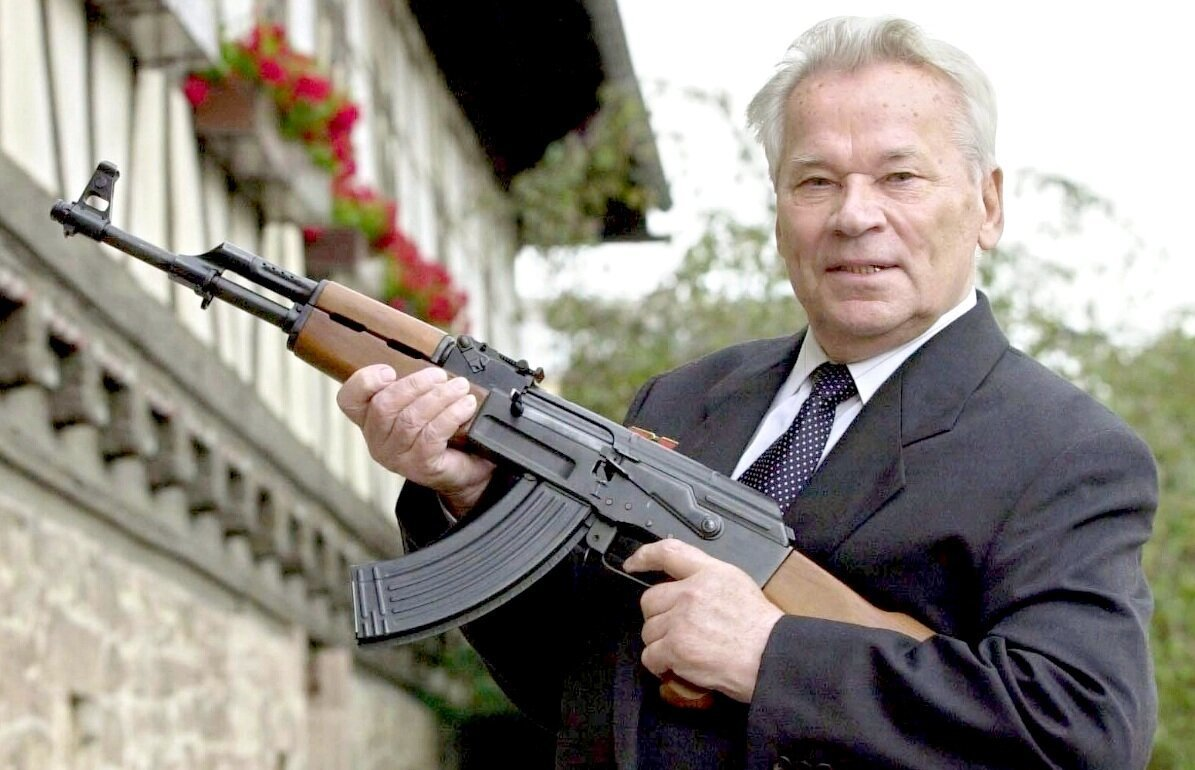 Михаил Тимофеевич Калашников