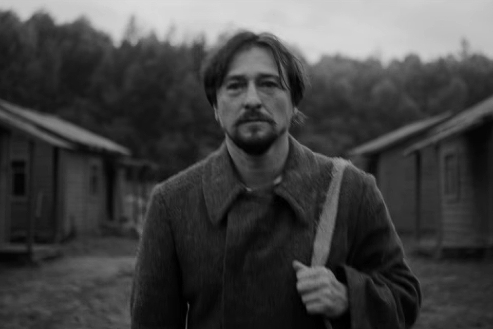 кадр из фильма "Искупление" / film.ru