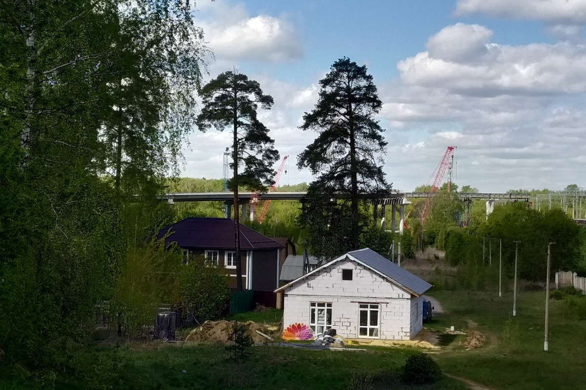 Справа видно начало надвижки путепровода автодороги ЮЛА, изображение из открытых источников