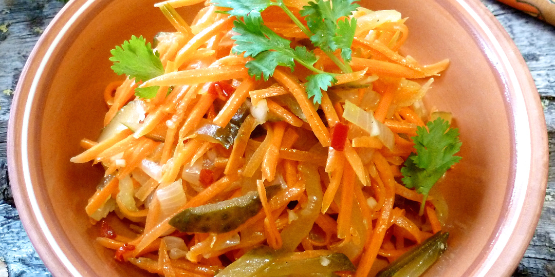 Салат для тех, кто считает, что уже всё пробовал: простые овощи, а вкус неожиданно цепляет