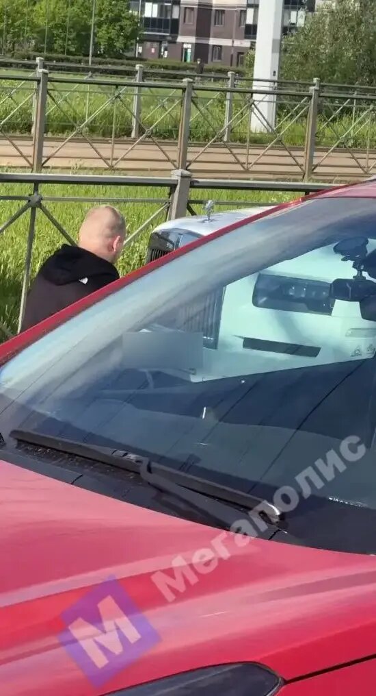    Фото: стоп-кадр видео из группы «ДТП и ЧП | Санкт-Петербург» в соцсети «ВКонтакте»