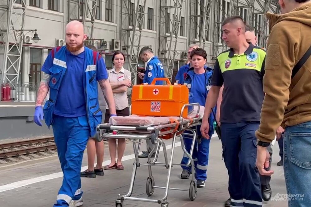    Медики прибыли на Киевский вокзал для оказания помощи пострадавшим. Фото: АиФ/ Ирина Курнакова