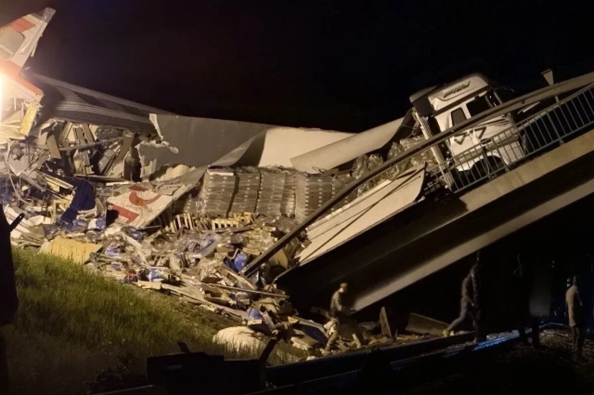    В Сети появились кадры с места обрушения моста в Брянской области