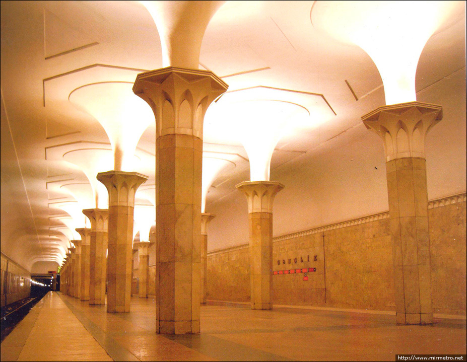 Лев Попов очень хотел добавить больше света и пространства в станции метрополитена